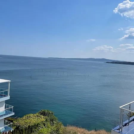 아파트 лариди *